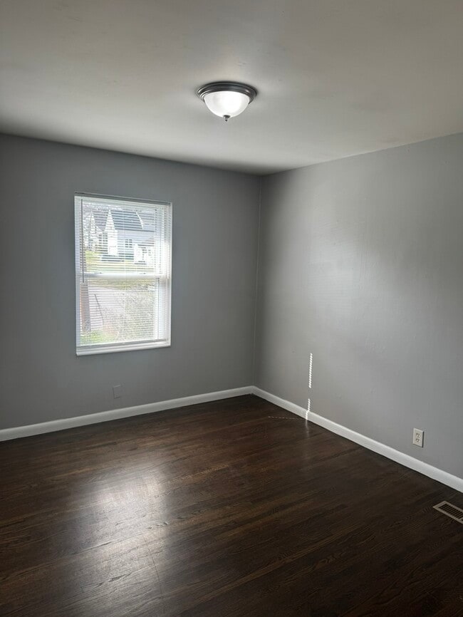 Building Photo - 1515 Rosedale Ave