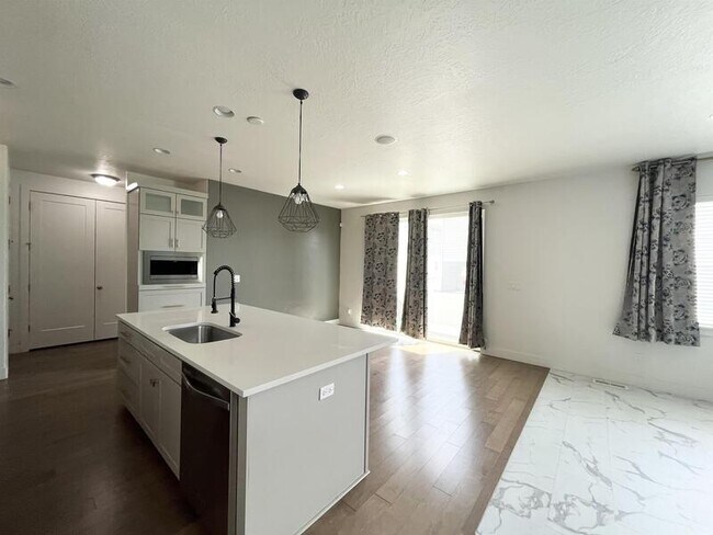 Building Photo - 9729 Fira Ln
