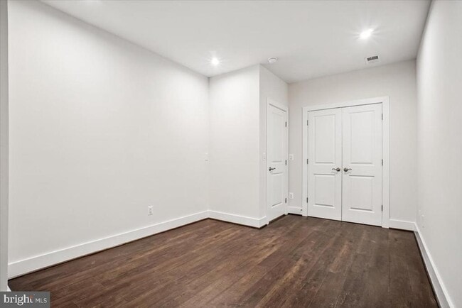 Building Photo - 3016 20th St S