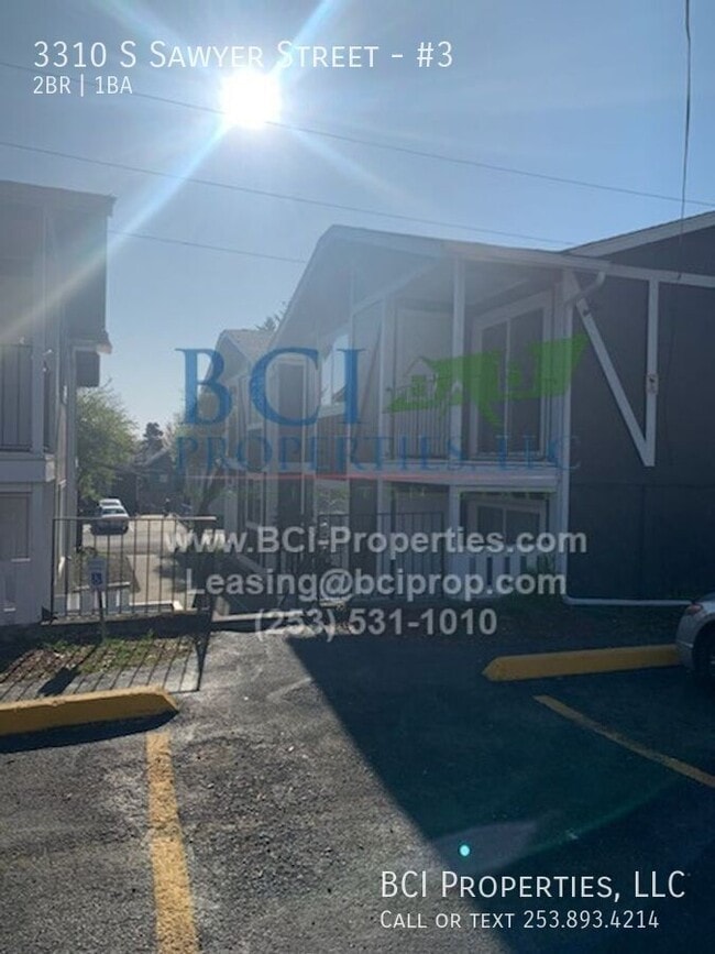 Building Photo - 3310 S Sawyer St