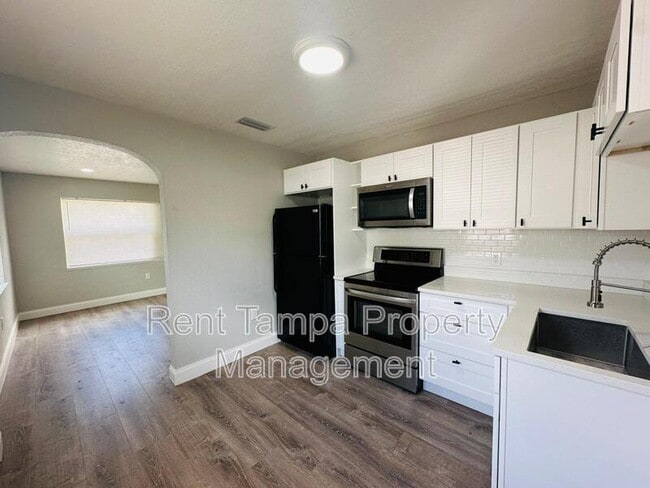 Building Photo - 4801 10th Ave S