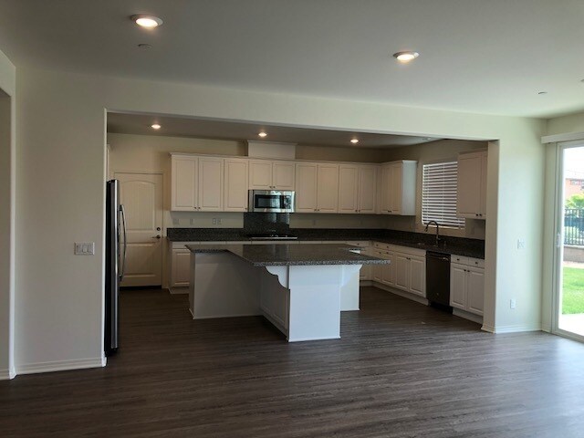 Building Photo - Like New- Home In Menifee!!!