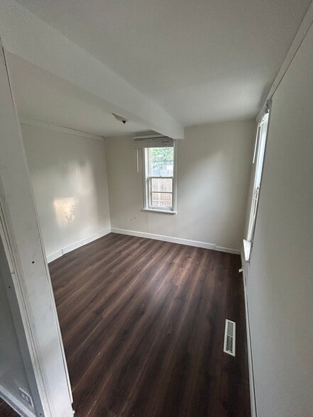 Building Photo - 4126 Madison St NE