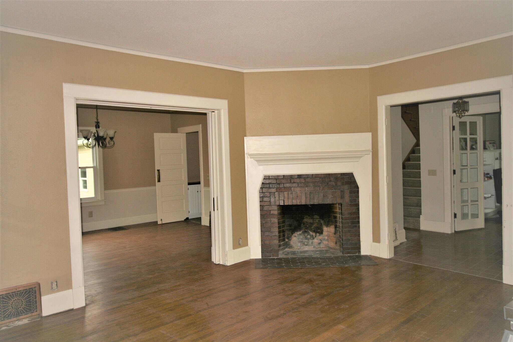 Building Photo - 636 21st St