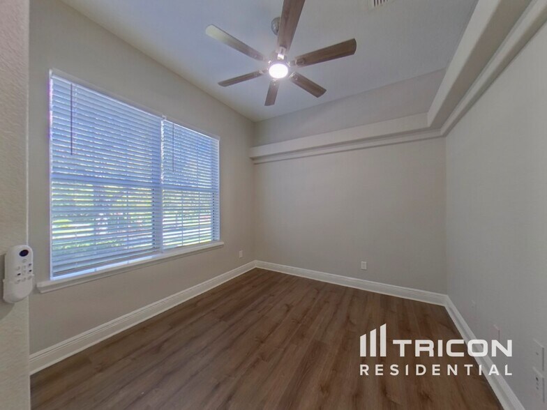 Building Photo - 606 Marigold Rd