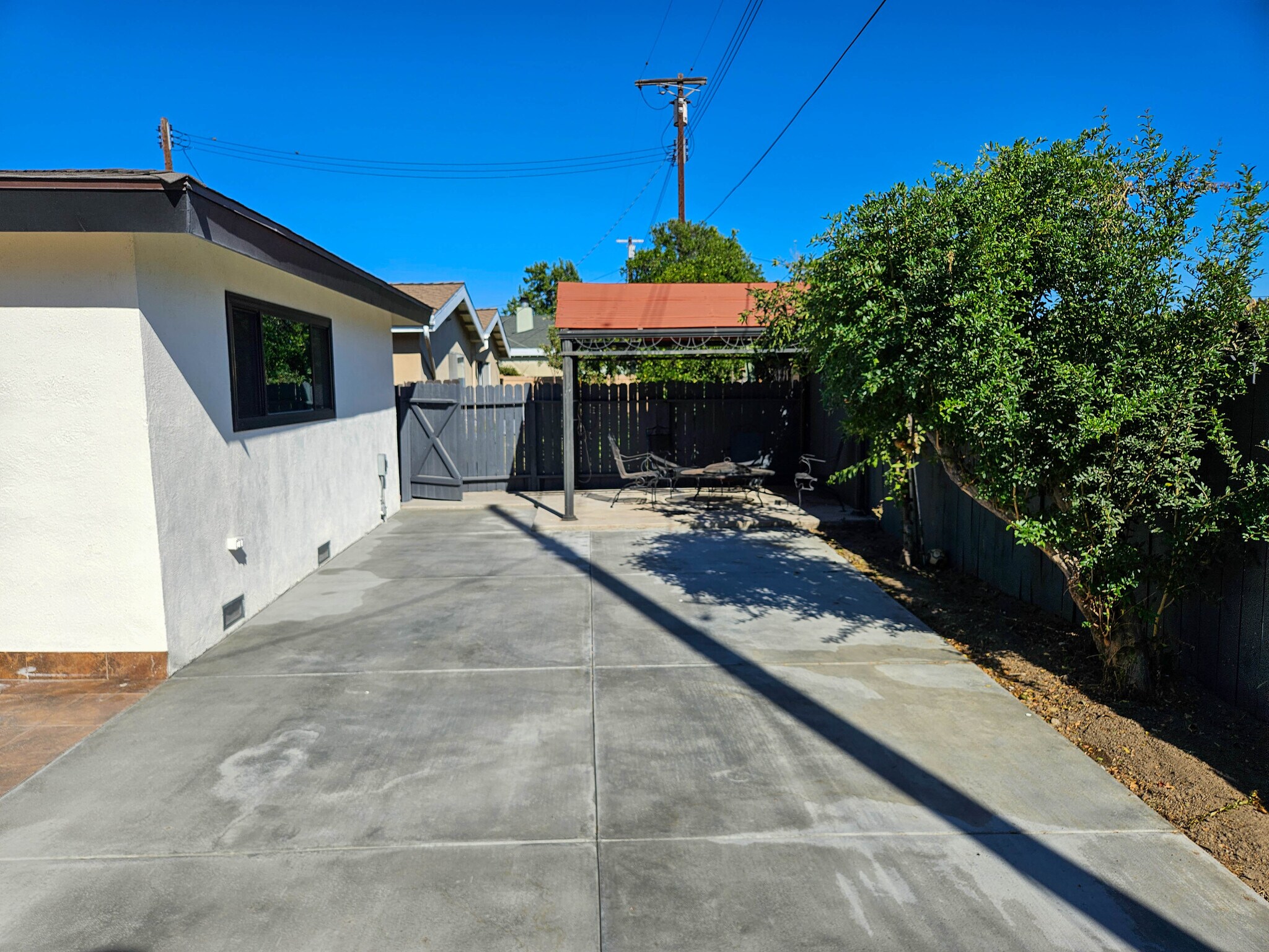 Building Photo - 12948 Lull St