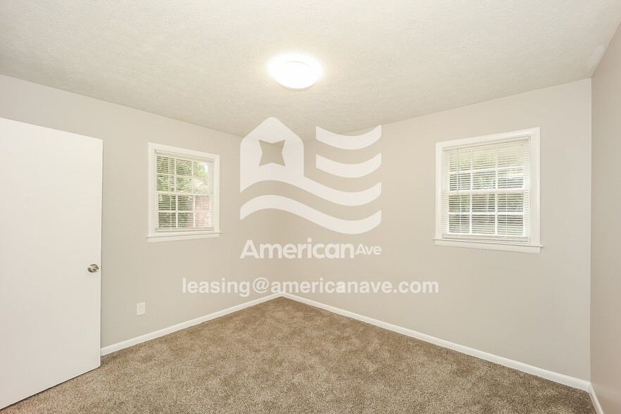 Building Photo - 1122 Briarwood Ave