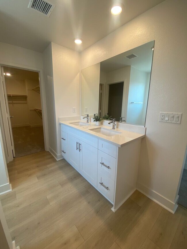 Building Photo - Like New 4 Bedroom Winchester Home Zoned for Temecula Schools