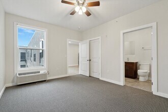 Building Photo - 1522-1532 W Girard Ave