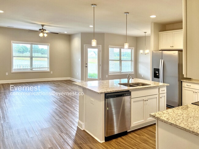 Building Photo - 104 Elaina Grey Ct