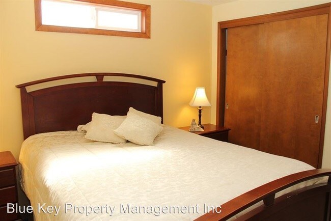 Building Photo - 3 br, 2 bath House - 5890 SW 203rd Ave