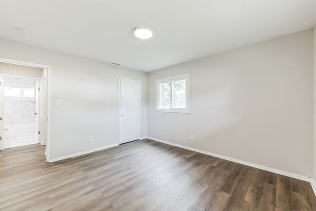 Building Photo - 9302 Holbrook Dr