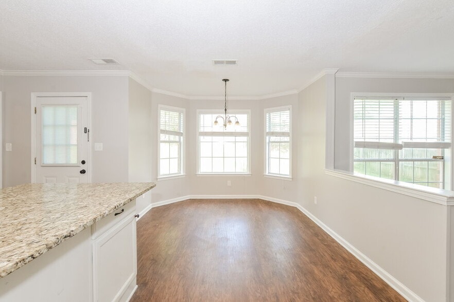 Building Photo - 6331 Fairway Hill Cove