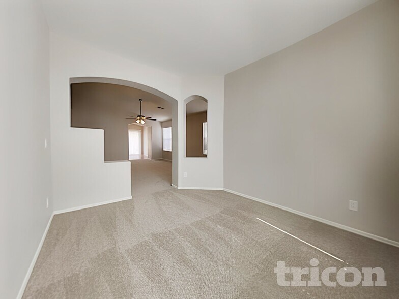 Building Photo - 14336 N 154th Ln
