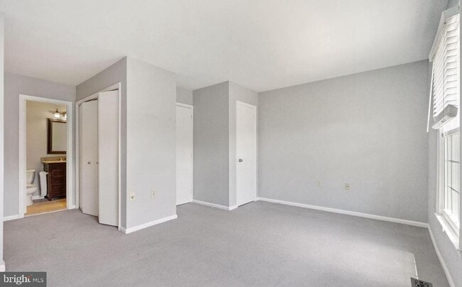 Building Photo - 2522 S Arlington Mill Dr