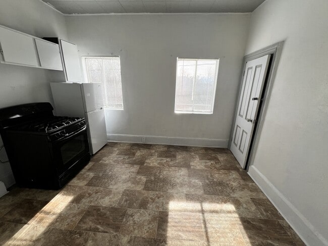 Building Photo - 347 S 100 E