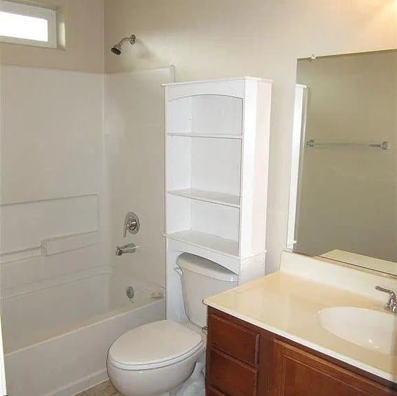 Building Photo - 560 Madeline Jane Lane