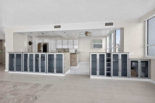 Building Photo - 11 Island Ave