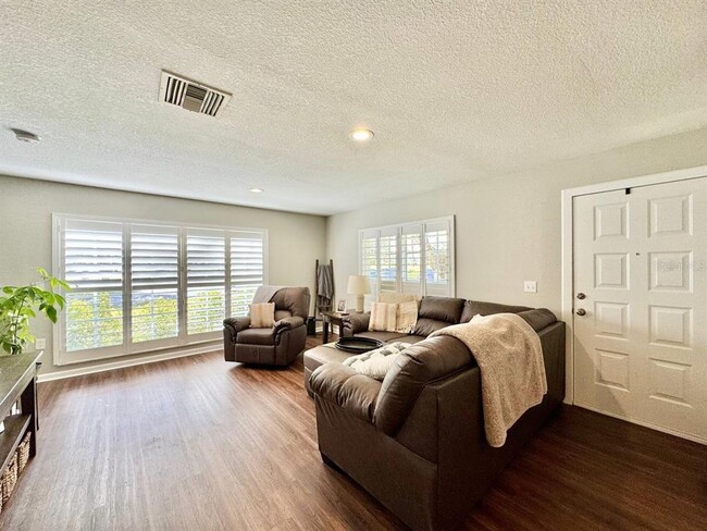 Building Photo - 2879 Thaxton Dr