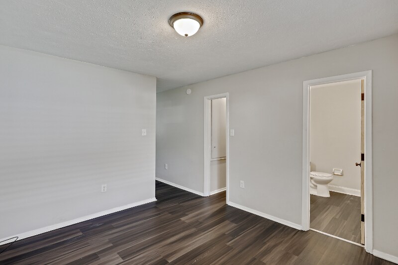 Building Photo - 206 Gunter St