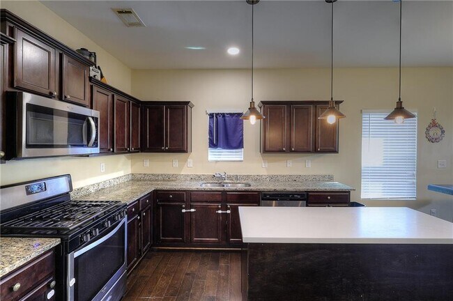 Building Photo - 1230 Dianne Dr