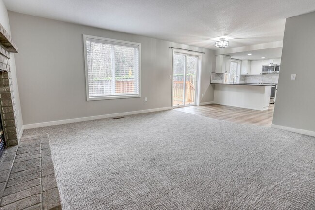 Building Photo - Spacious Camas Home Near Parks, Dining & Shopping