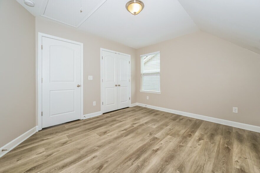 Building Photo - 8809 Cressent Glen Ct