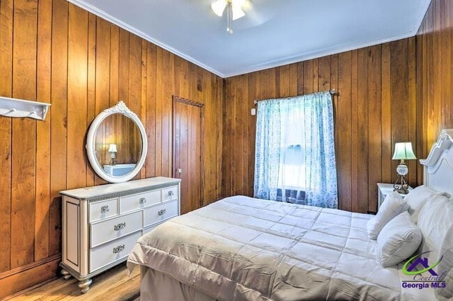 Building Photo - 422 Forrest Dr