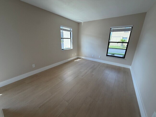 Building Photo - 5317 Summerlin Rd
