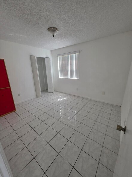 Building Photo - 1120 N Franklin Ave