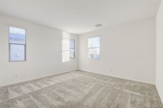 Building Photo - 11680 Hamilton Lk Ave