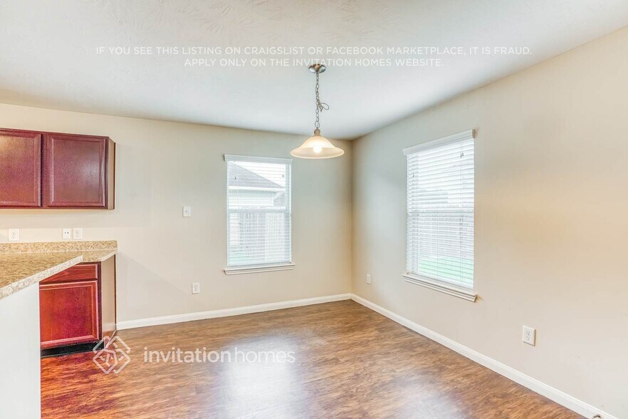 Building Photo - 12631 Mountain Daisy Rd