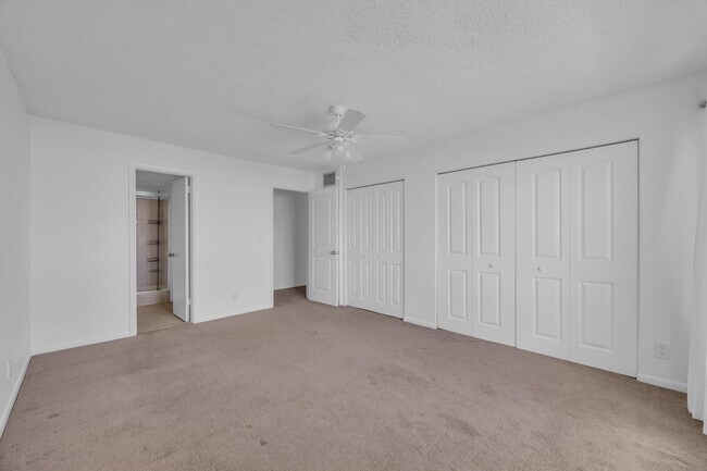 Building Photo - 125 Shore Ct