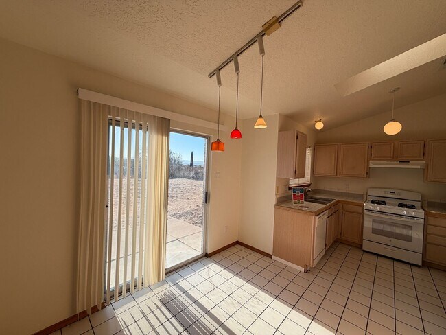 Building Photo - 3 Bedroom Single Story Home Available Near Unser Blvd NW & Ladera Dr NW!