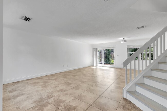 Building Photo - Boca Raton Modern Comfort Meets Florida Ch...
