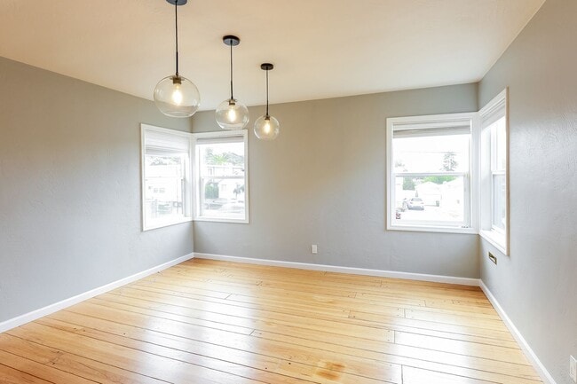 Building Photo - Beautiful 3 Bedroom Home In Millsmont!