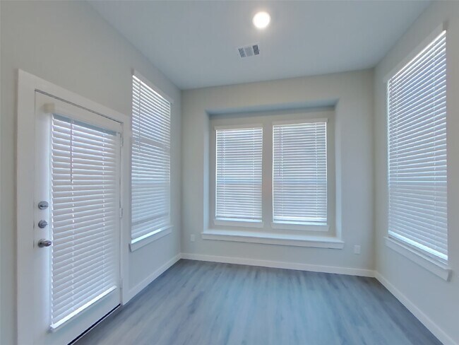 Building Photo - 2415 Cohorn Trl