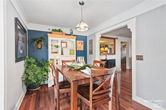 Building Photo - 405 SW 10th St