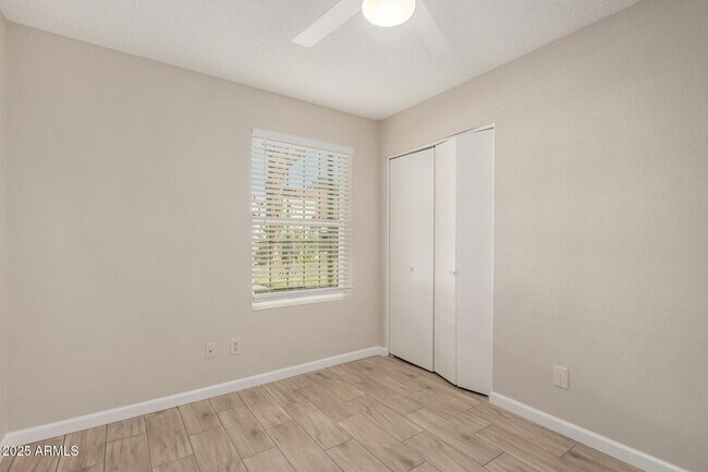 Building Photo - 5136 E Evergreen St