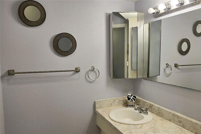 Building Photo - 4354 Tahitian Gardens Cir
