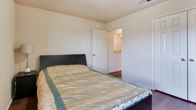 Building Photo - 17915 Quiet Loch Ln