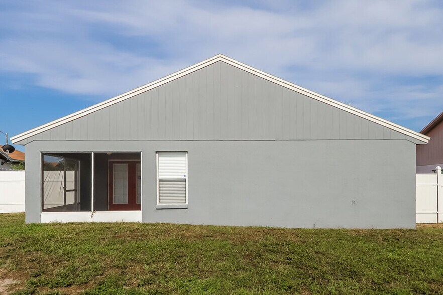 Building Photo - 3008 Sabal Bend Dr NE