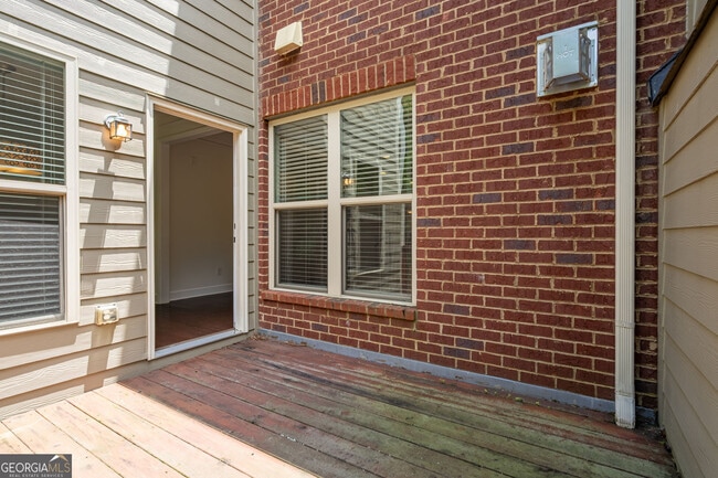 Building Photo - 1504 Woodbridge Way NE