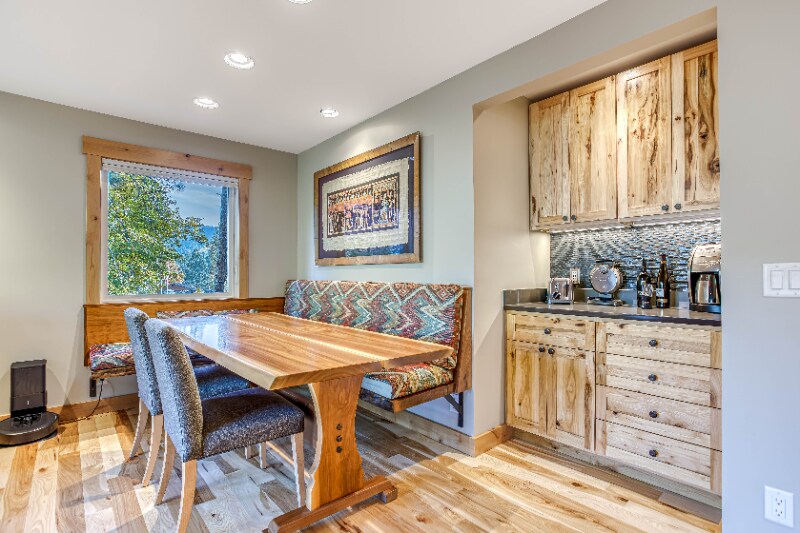 Building Photo - 1221 Commercial St