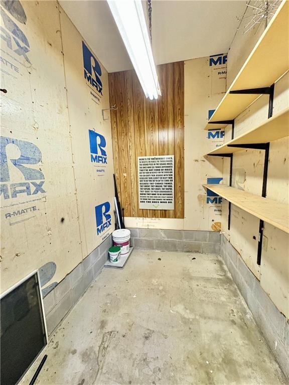 Building Photo - 213 Oxmoor Dr