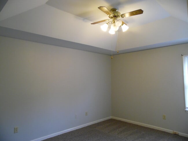 Building Photo - 4456 Hartland Pkwy