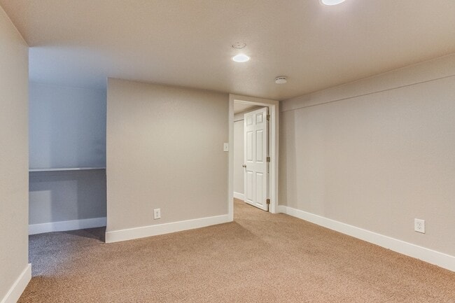 Building Photo - 4435 Clay St
