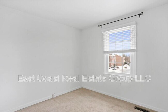 Building Photo - 8033 Hollow Reed Ct