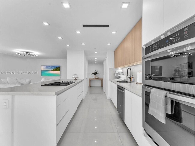 Building Photo - 19707 Turnberry Way