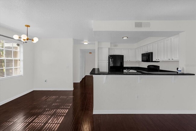 Building Photo - 13953 Fairway Island Dr